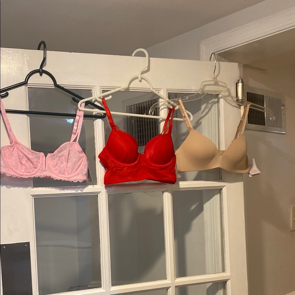 Auden Lace, Padded & Smooth Bra Set in Pink, Red & Nude